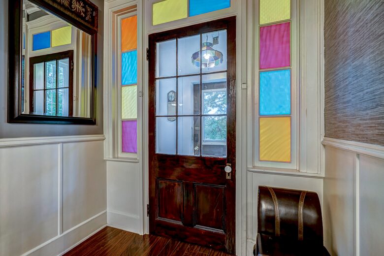 Bemister's Manor Historic Home - Victoria, Canada