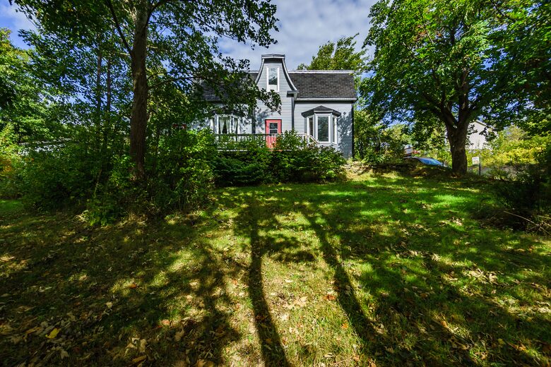 Bemister's Manor Historic Home - Victoria, Canada