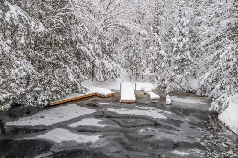 Muskoka Riverfront Retreat Near Bracebridge - Bracebridge, Canada