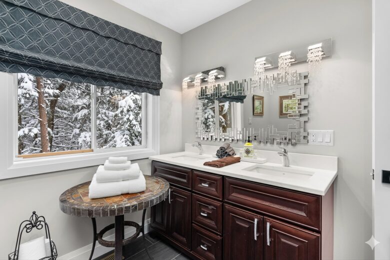 Muskoka Riverfront Retreat Near Bracebridge - Bracebridge, Canada