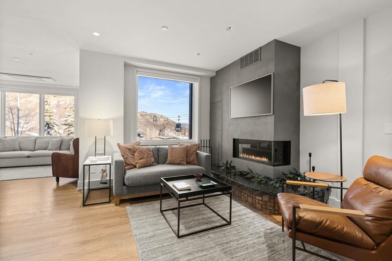 The Chamonix Ski-In/Ski-Out Luxury Condo - Snowmass Village, Colorado