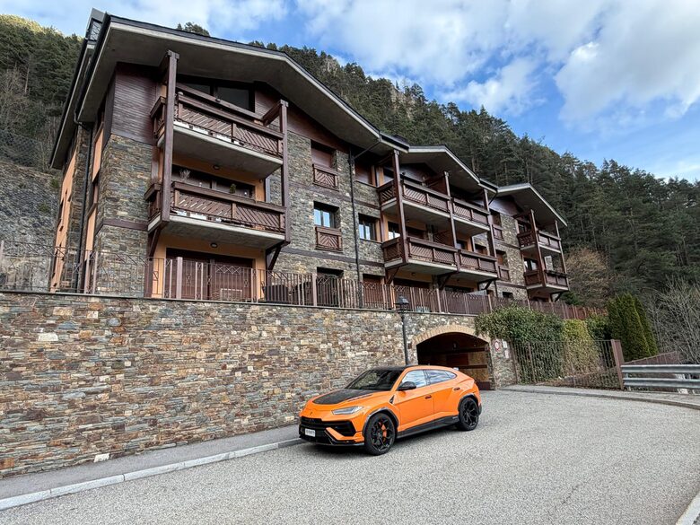 Three-Bedroom Apartment with Pyrenees Panorama - Arinsal, Andorra