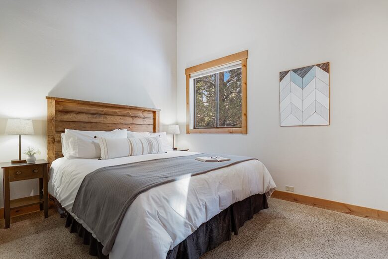 Northstar Village Townhouse Walkable to Ski Slopes and Recreation Center - Truckee, California