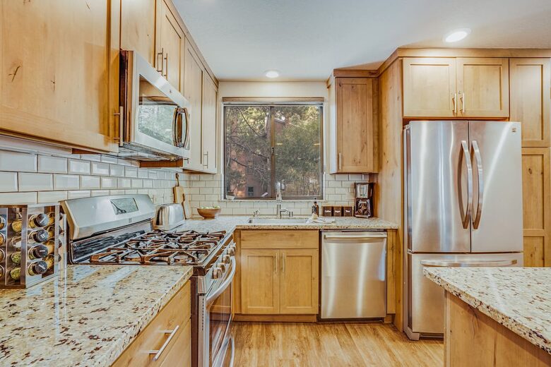 Northstar Village Townhouse Walkable to Ski Slopes and Recreation Center - Truckee, California