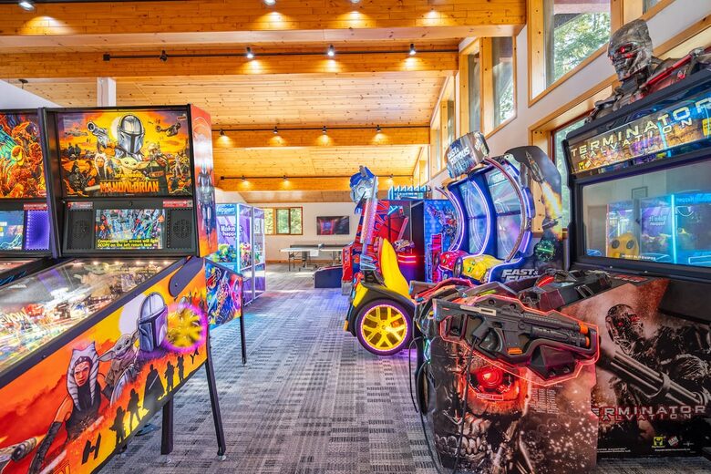 Northstar Village Townhouse Walkable to Ski Slopes and Recreation Center - Truckee, California