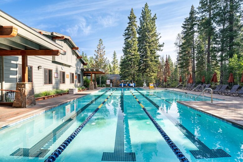 Northstar Village Townhouse Walkable to Ski Slopes and Recreation Center - Truckee, California