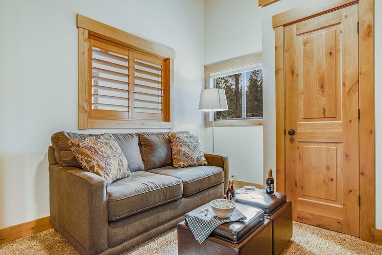 Northstar Village Townhouse Walkable to Ski Slopes and Recreation Center - Truckee, California