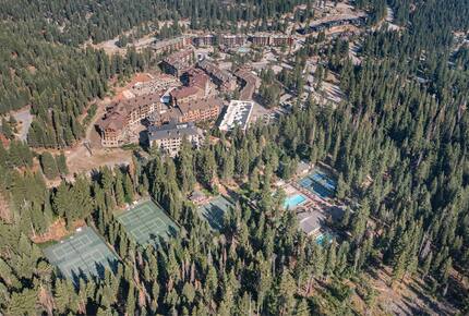 Northstar Village Townhouse Walkable to Ski Slopes and Recreation Center - Truckee, California
