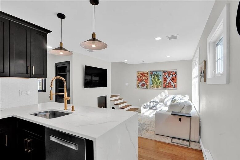 Modern Heights Stay Near NYC & Washington Park - Jersey City, New Jersey