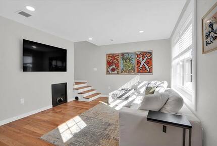 Modern Heights Stay Near NYC & Washington Park - Jersey City, New Jersey