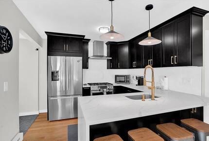 Modern Heights Stay Near NYC & Washington Park - Jersey City, New Jersey