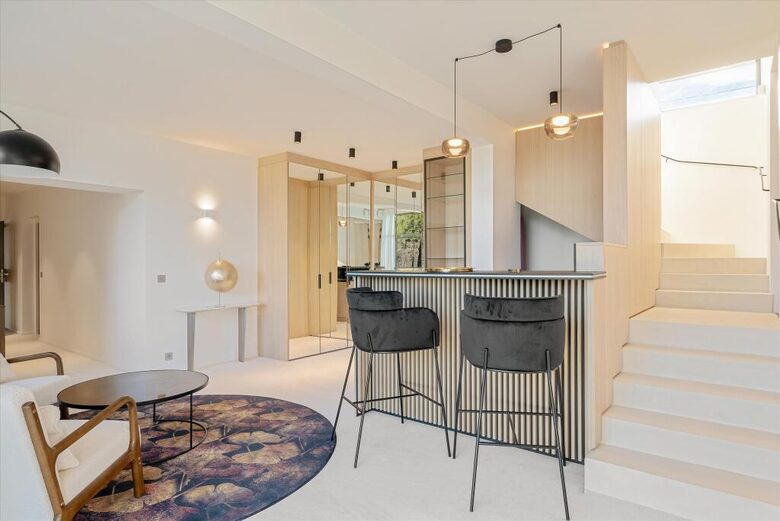 Panoramic Grandeur Facing Mont Sainte-Victoire - Le Puy-Sainte-Réparade, France