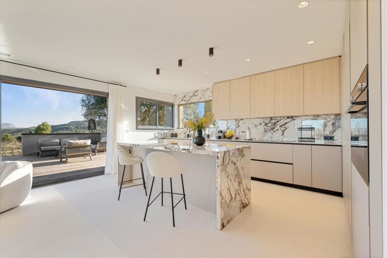 Panoramic Grandeur Facing Mont Sainte-Victoire - Le Puy-Sainte-Réparade, France