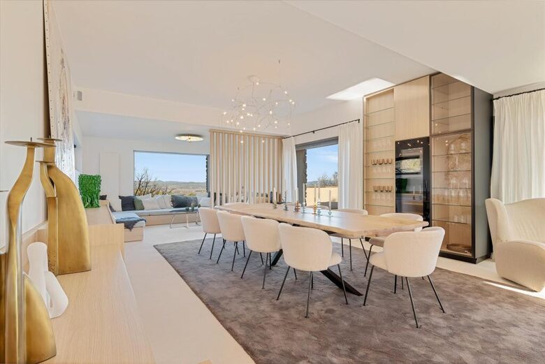 Panoramic Grandeur Facing Mont Sainte-Victoire - Le Puy-Sainte-Réparade, France