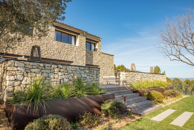 Panoramic Grandeur Facing Mont Sainte-Victoire - Le Puy-Sainte-Réparade, France