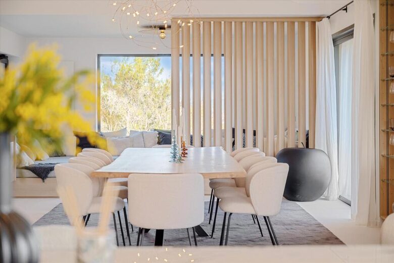 Panoramic Grandeur Facing Mont Sainte-Victoire - Le Puy-Sainte-Réparade, France