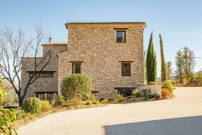 Panoramic Grandeur Facing Mont Sainte-Victoire - Le Puy-Sainte-Réparade, France