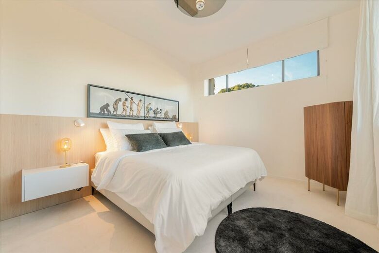 Panoramic Grandeur Facing Mont Sainte-Victoire - Le Puy-Sainte-Réparade, France