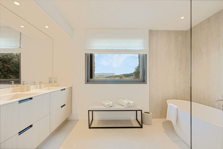 Panoramic Grandeur Facing Mont Sainte-Victoire - Le Puy-Sainte-Réparade, France