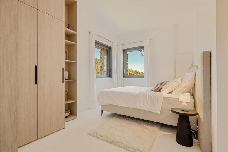 Panoramic Grandeur Facing Mont Sainte-Victoire - Le Puy-Sainte-Réparade, France