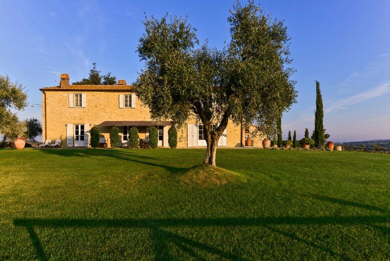 Where the Hills Meet the Sky | A Premier Tuscan Estate - Magliano In Toscana, Italy