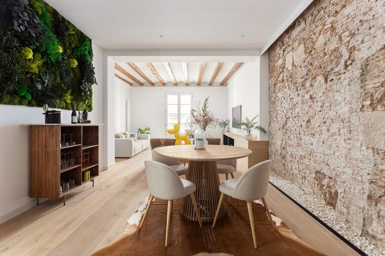 Stylish Historic Flat Steps from Barcelona’s Waterfront - Barcelona, Spain