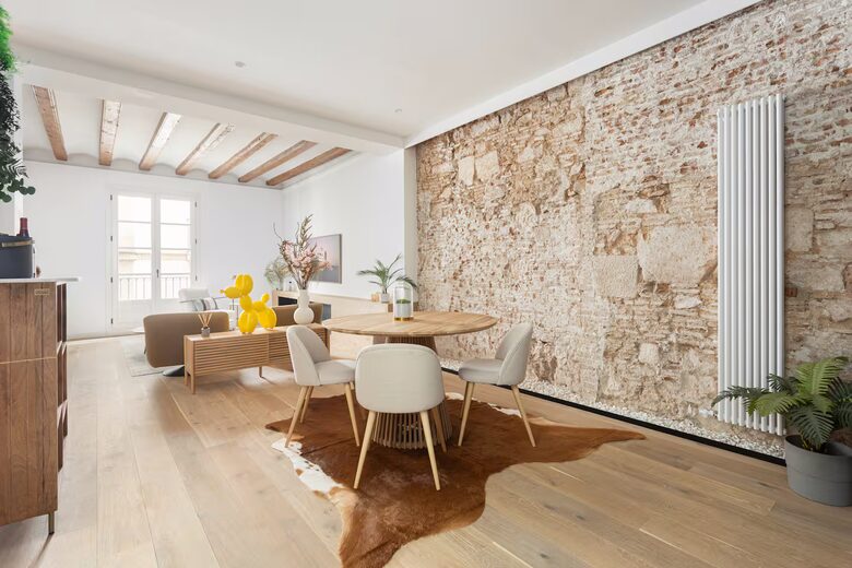 Stylish Historic Flat Steps from Barcelona’s Waterfront - Barcelona, Spain