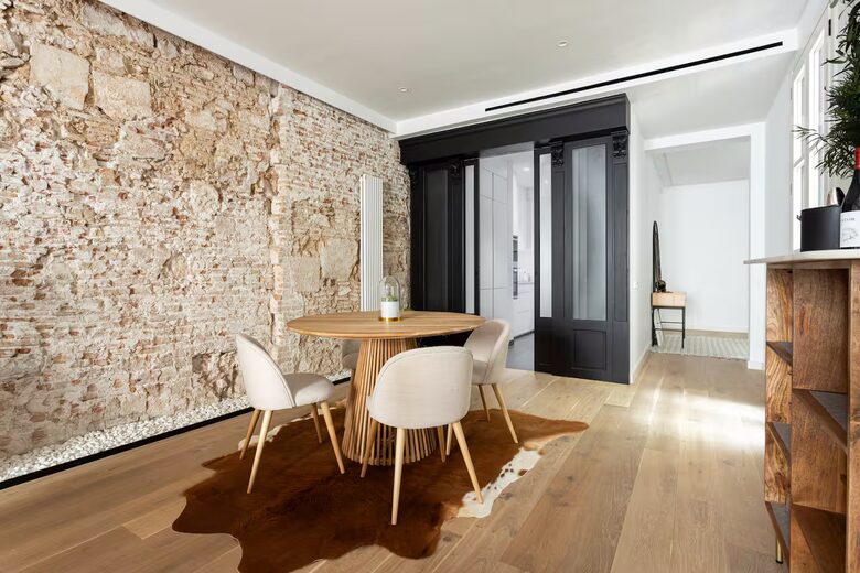 Stylish Historic Flat Steps from Barcelona’s Waterfront - Barcelona, Spain