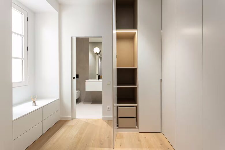 Stylish Historic Flat Steps from Barcelona’s Waterfront - Barcelona, Spain