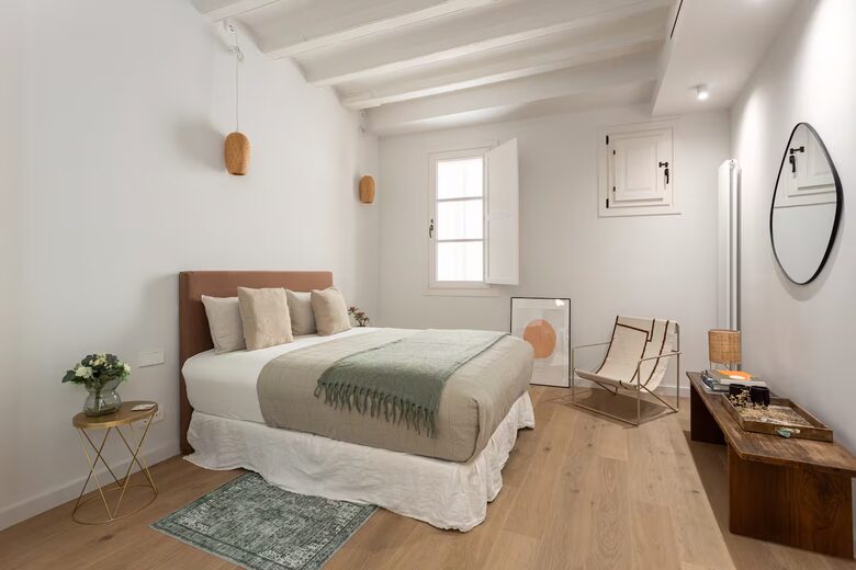 Stylish Historic Flat Steps from Barcelona’s Waterfront - Barcelona, Spain