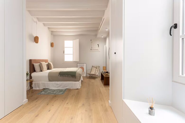 Stylish Historic Flat Steps from Barcelona’s Waterfront - Barcelona, Spain