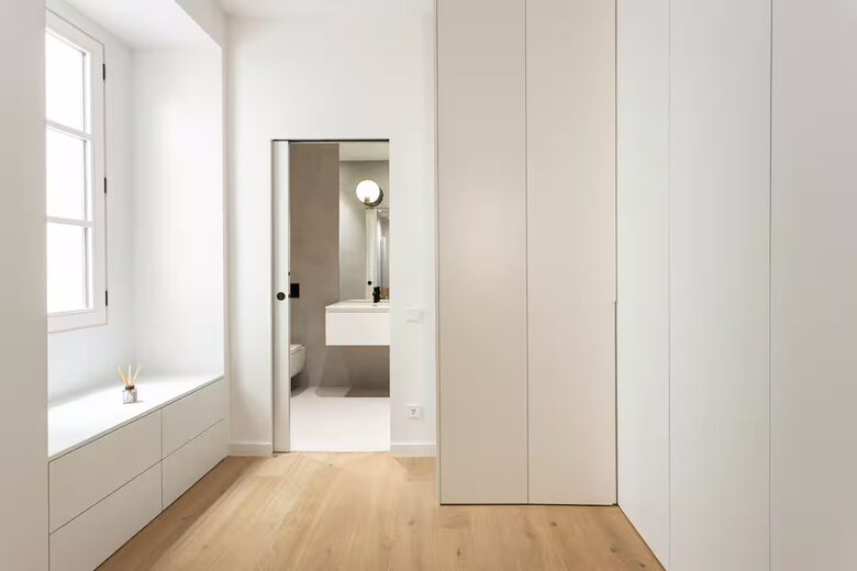 Stylish Historic Flat Steps from Barcelona’s Waterfront - Barcelona, Spain