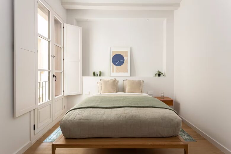 Stylish Historic Flat Steps from Barcelona’s Waterfront - Barcelona, Spain