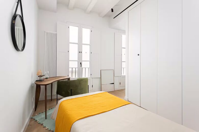 Stylish Historic Flat Steps from Barcelona’s Waterfront - Barcelona, Spain