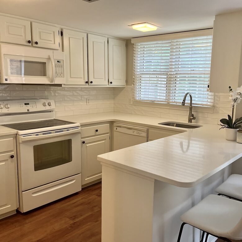 Charming Oxford Townhouse Walkable to the Square - Oxford, Mississippi