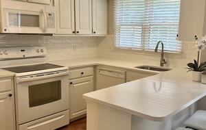 Charming Oxford Townhouse Walkable to the Square - Oxford, Mississippi