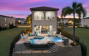 Luxury Reunion Resort Villa with Infinity Pool & Golf Views - Reunion, Florida
