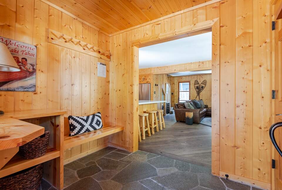 Walkable Lake Tahoe Escape Near Dining & Beach - Tahoe City, California