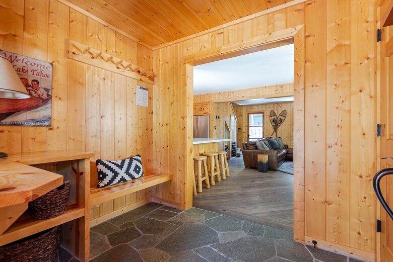Walkable Lake Tahoe Escape Near Dining & Beach - Tahoe City, California