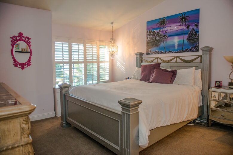 Stylish Orange County Townhome Near Newport Beach and OC Fairgrounds - Costa Mesa, California