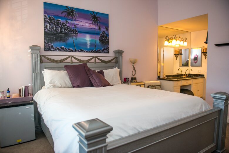 Stylish Orange County Townhome Near Newport Beach and OC Fairgrounds - Costa Mesa, California