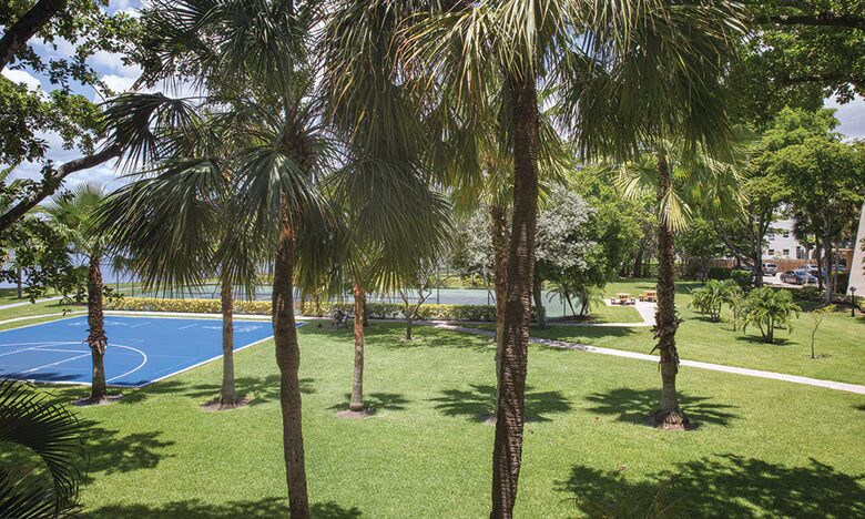 Palm-Aire Golf Resort Retreat Near Fort Lauderdale Beaches - North Pompano Beach, Florida