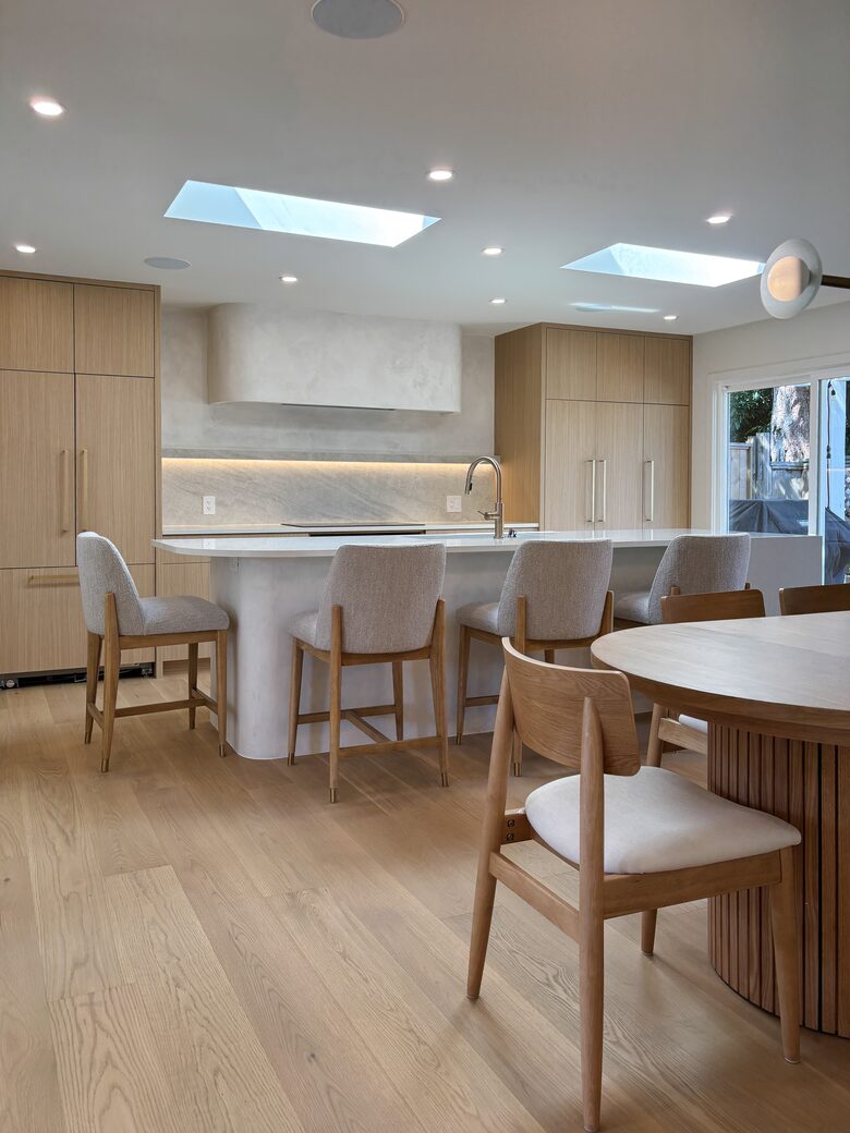 A Coastal Beach House In Boundary Bay, Delta - Delta, Canada