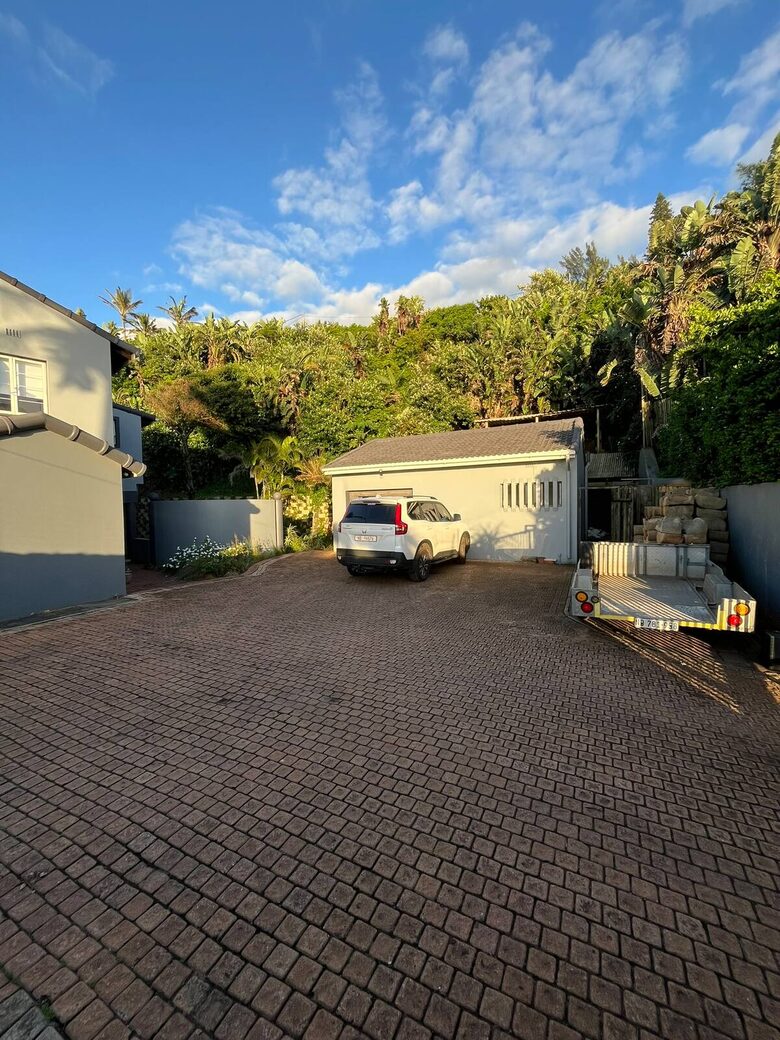 Sheffield Beachfront Villa with Pool and Indian Ocean Views - Sheffield Beach, South Africa