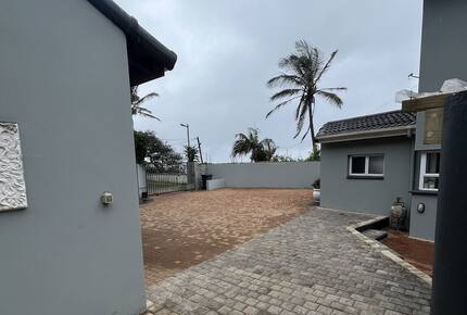 Sheffield Beachfront Villa with Pool and Indian Ocean Views - Sheffield Beach, South Africa