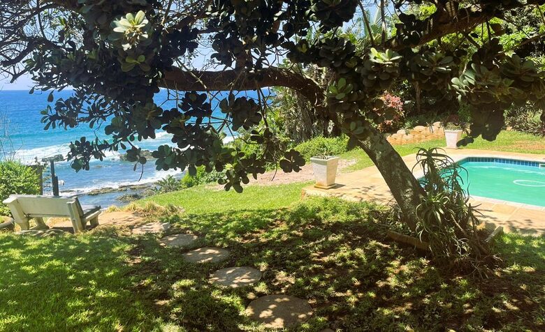 Sheffield Beachfront Villa with Pool and Indian Ocean Views - Sheffield Beach, South Africa