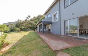 Sheffield Beachfront Villa with Pool and Indian Ocean Views - Sheffield Beach, South Africa