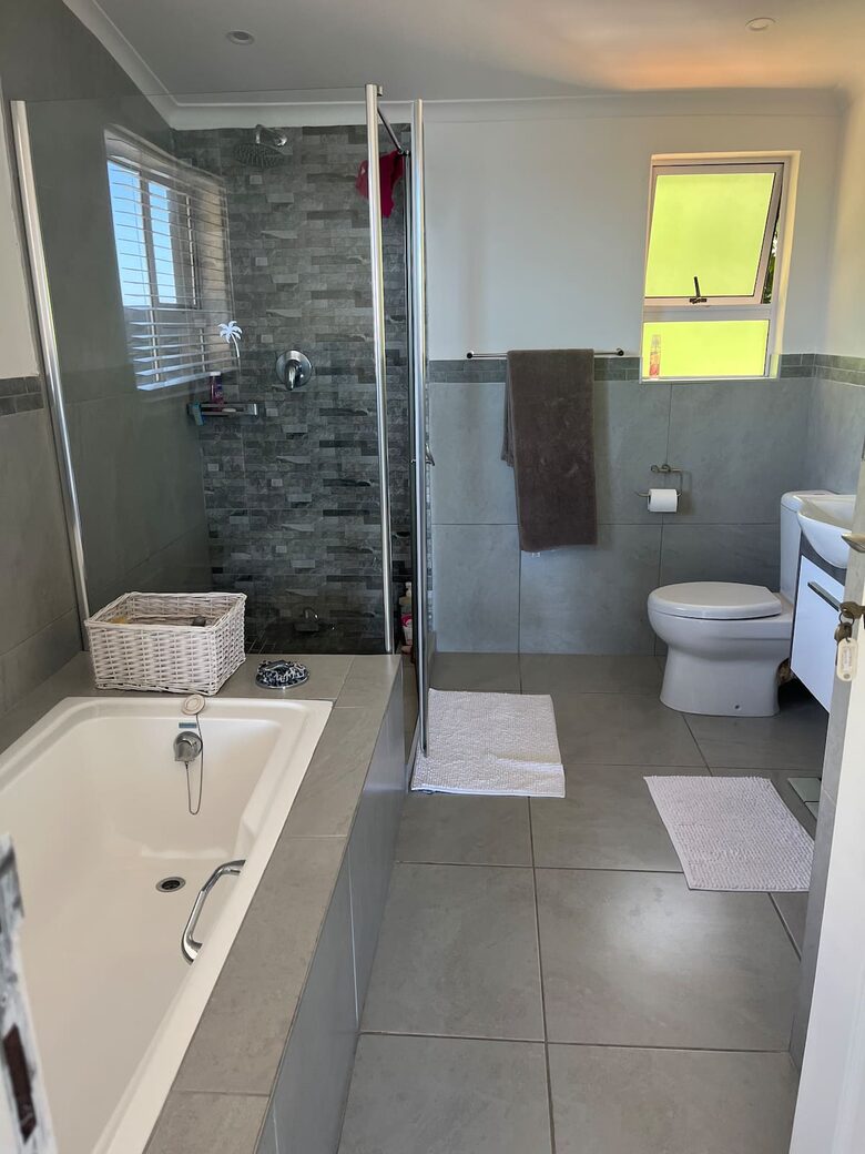 Sheffield Beachfront Villa with Pool and Indian Ocean Views - Sheffield Beach, South Africa