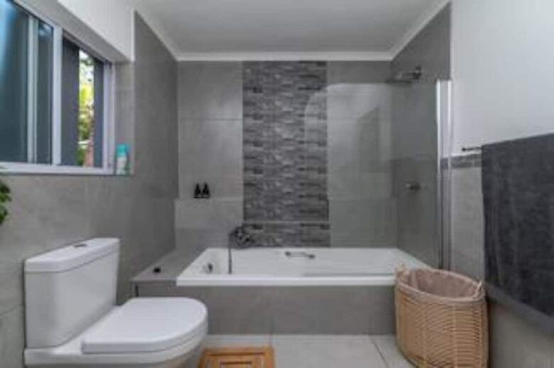 Sheffield Beachfront Villa with Pool and Indian Ocean Views - Sheffield Beach, South Africa