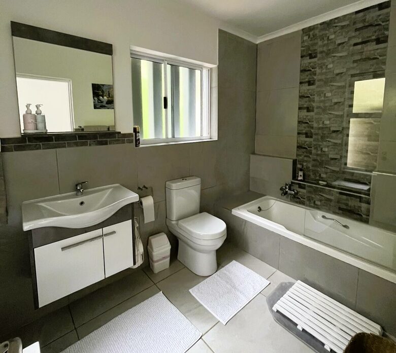 Sheffield Beachfront Villa with Pool and Indian Ocean Views - Sheffield Beach, South Africa